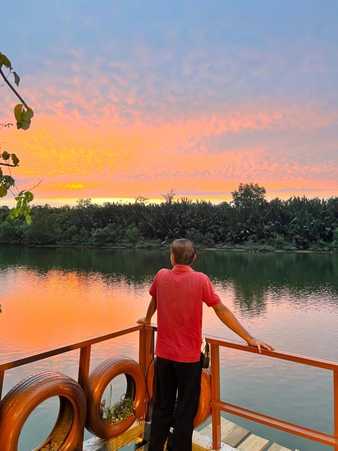 Sungai Endau Bilik Homestay Kuala Rompin Dış mekan fotoğraf